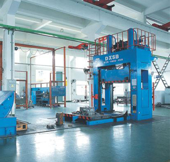 closing device for mold assembling checking